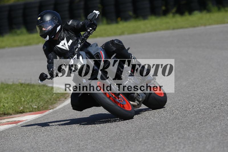 /Archiv-2024/29 12.06.2024 MOTO.CH Track Day ADR/Gruppe gelb/41